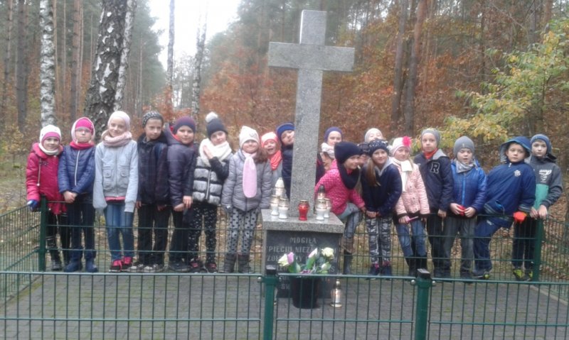 Zuchy sprzątanie grobów